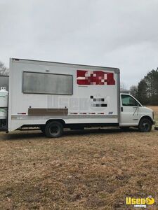 2001 7.5' x 15' Chevrolet Express 3500 All-Purpose Food Truck for Sale in North Carolina!