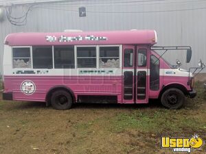2001 Express Cutaway Mid-bus Kitchen Food Truck Bakery Food Truck North Carolina Gas Engine for Sale