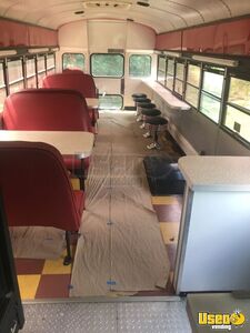 2001 Flat Front Bus Kitchen Food Truck All-purpose Food Truck Concession Window Texas Diesel Engine for Sale