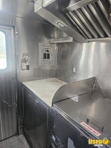 2001 Food Truck All-purpose Food Truck Interior Lighting California Gas Engine for Sale
