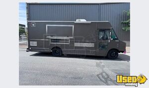 Versatile - 2001 17' GMC All-Purpose Food Truck | Mobile Vending Unit for Sale in New Mexico!