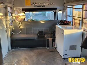 2001 Food Truck All-purpose Food Truck Prep Station Cooler Oregon Diesel Engine for Sale