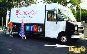 2001 Ford E350 Utilimaster Box Truck Mobile Boutique 10 New Jersey Gas Engine for Sale