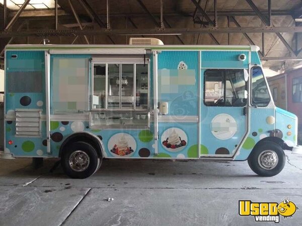 2001 Ford E450 Super Duty Step Van Ice Cream Truck Illinois for Sale