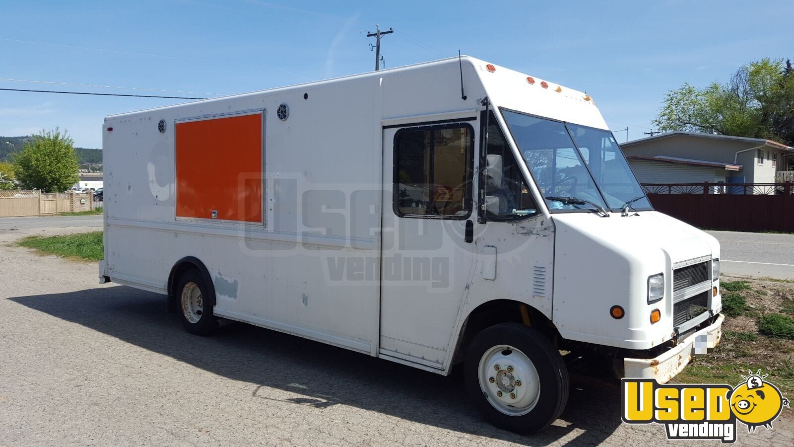 27 Freightliner Mobile Kitchen Food Truck For Sale In British Columbia