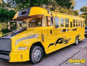 2001 Fs65 Party Bus Wisconsin Diesel Engine for Sale