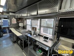 2001 Grumman Olson Step Van Kitchen Food Truck All-purpose Food Truck Refrigerator Nevada Gas Engine for Sale