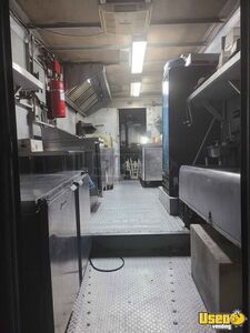 2001 Kitchen Food Truck All-purpose Food Truck Air Conditioning Florida Diesel Engine for Sale