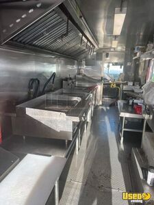 2001 Kitchen Food Truck All-purpose Food Truck Concession Window Massachusetts Diesel Engine for Sale