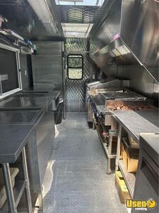 2001 Kitchen Food Truck All-purpose Food Truck Diamond Plated Aluminum Flooring Florida Diesel Engine for Sale