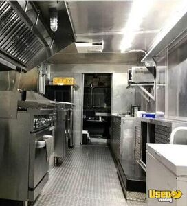2001 Kitchen Food Truck All-purpose Food Truck Diamond Plated Aluminum Flooring Florida Diesel Engine for Sale