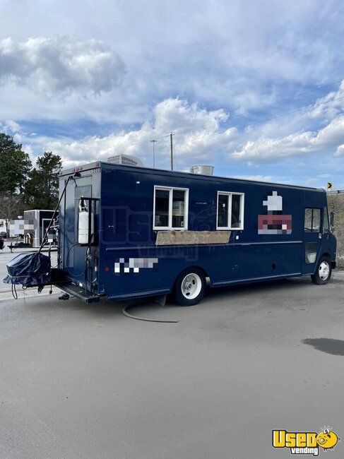 2001 Kitchen Food Truck All-purpose Food Truck North Carolina Diesel Engine for Sale