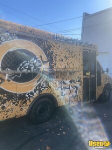 2001 Kitchen Food Truck All-purpose Food Truck Pennsylvania Diesel Engine for Sale