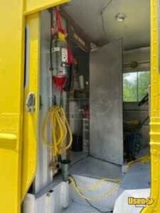 2001 Kitchen Food Truck All-purpose Food Truck Stainless Steel Wall Covers North Carolina Diesel Engine for Sale