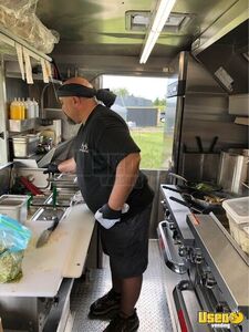 2001 Kitchen Food Truck All-purpose Food Truck Stovetop Ohio Diesel Engine for Sale