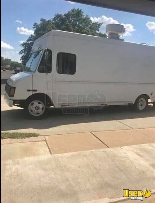 2001 Kitchen Food Truck All-purpose Food Truck Texas Gas Engine for Sale