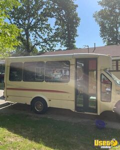 2001 Mobile Pet Grooming Truck Pet Care / Veterinary Truck Georgia for Sale