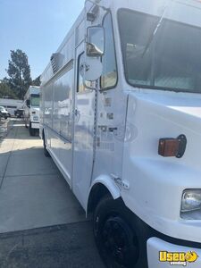 2001 Mt 55 All-purpose Food Truck Insulated Walls California Diesel Engine for Sale