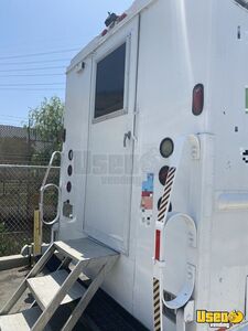 2001 Mt 55 All-purpose Food Truck Stainless Steel Wall Covers California Diesel Engine for Sale