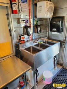 2001 Mt-55 Step Van Kitchen Food Truck All-purpose Food Truck Stainless Steel Wall Covers New York Diesel Engine for Sale