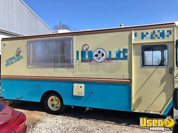 2001 Mt35 Step Van Kitchen Food Truck All-purpose Food Truck Missouri Diesel Engine for Sale