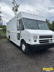 2001 - 18' Freightliner MT45 Step Van Kitchen Food Truck | Mobile Kitchen Unit for Sale in Florida!