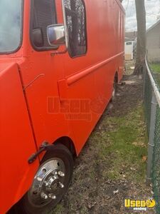 2001 Mt45 All-purpose Food Truck Insulated Walls Indiana Diesel Engine for Sale