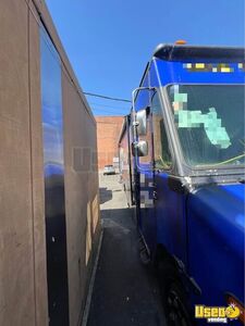 2001 Mt45 All-purpose Food Truck Stainless Steel Wall Covers New York Diesel Engine for Sale