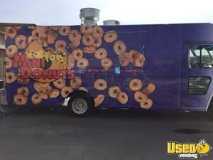 2001 Mt45 Bakery Food Truck Air Conditioning Alberta Diesel Engine for Sale