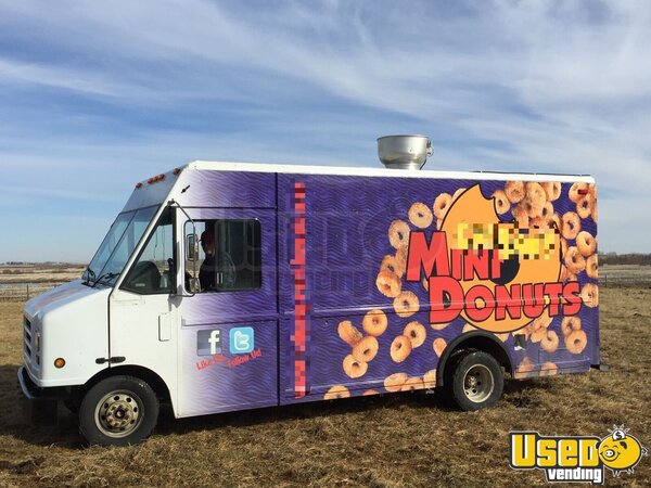 2001 Mt45 Bakery Food Truck Alberta Diesel Engine for Sale