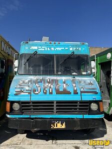 2001 Mt45 Bakery Food Truck Bakery Food Truck Concession Window New York Diesel Engine for Sale