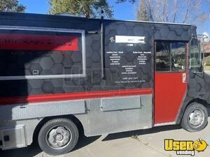 2001 Freightliner MT45 Step Van Coffee and Beverage Truck / Boba Truck for Sale in Nevada!