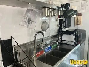 2001 Mt45 Coffee & Beverage Truck Refrigerator Florida Diesel Engine for Sale