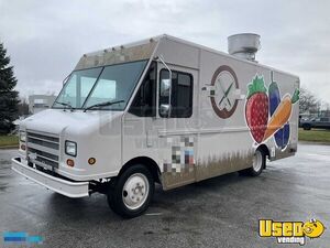 2001 Mt45 Kitchen Food Truck All-purpose Food Truck Concession Window Michigan Diesel Engine for Sale