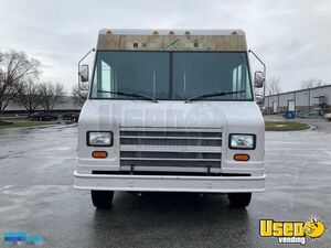 2001 Mt45 Kitchen Food Truck All-purpose Food Truck Generator Michigan Diesel Engine for Sale