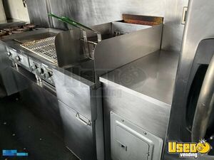 2001 Mt45 Kitchen Food Truck All-purpose Food Truck Refrigerator Michigan Diesel Engine for Sale