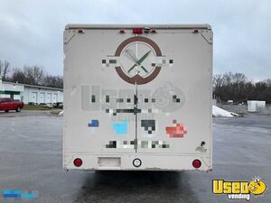 2001 Mt45 Kitchen Food Truck All-purpose Food Truck Upright Freezer Michigan Diesel Engine for Sale