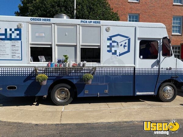 2001 Mt45 Step Van Kitchen Food Truck All-purpose Food Truck Mississippi Diesel Engine for Sale