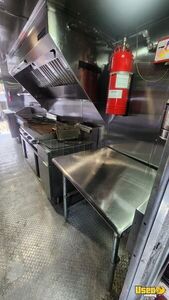 2001 Mt55 All-purpose Food Truck Diamond Plated Aluminum Flooring Florida Diesel Engine for Sale