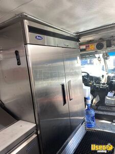 2001 Mt55 All-purpose Food Truck Diamond Plated Aluminum Flooring Nevada Diesel Engine for Sale