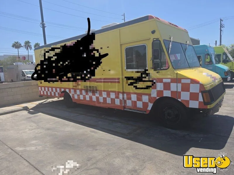 2001 P30 All-purpose Food Truck California Gas Engine for Sale
