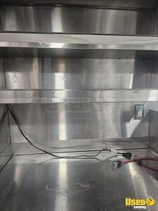 2001 P30 All-purpose Food Truck Diamond Plated Aluminum Flooring California Gas Engine for Sale
