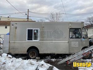2001 P30 Kitchen Food Truck All-purpose Food Truck New Jersey Gas Engine for Sale
