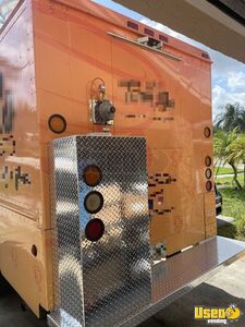 2001 P30 Step Van All-purpose Food Truck All-purpose Food Truck Cabinets Florida Diesel Engine for Sale