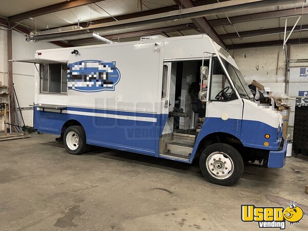 2001 P30 Step Van Kitchen Food Truck All-purpose Food Truck North Carolina Diesel Engine for Sale