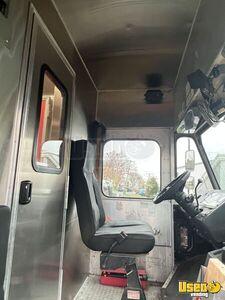 2001 P42 All-purpose Food Truck Chef Base New Jersey Diesel Engine for Sale