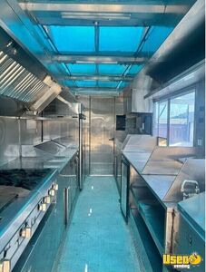 2001 P42 All-purpose Food Truck Diamond Plated Aluminum Flooring California Diesel Engine for Sale