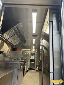 2001 P42 All-purpose Food Truck Diamond Plated Aluminum Flooring New Jersey Diesel Engine for Sale