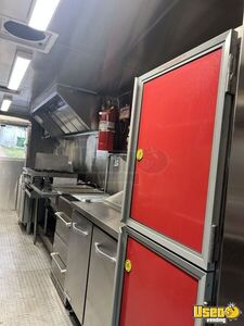 2001 P42 All-purpose Food Truck Diamond Plated Aluminum Flooring New Jersey Diesel Engine for Sale