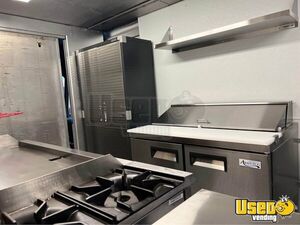 2001 P42 All-purpose Food Truck Diamond Plated Aluminum Flooring Tennessee Diesel Engine for Sale